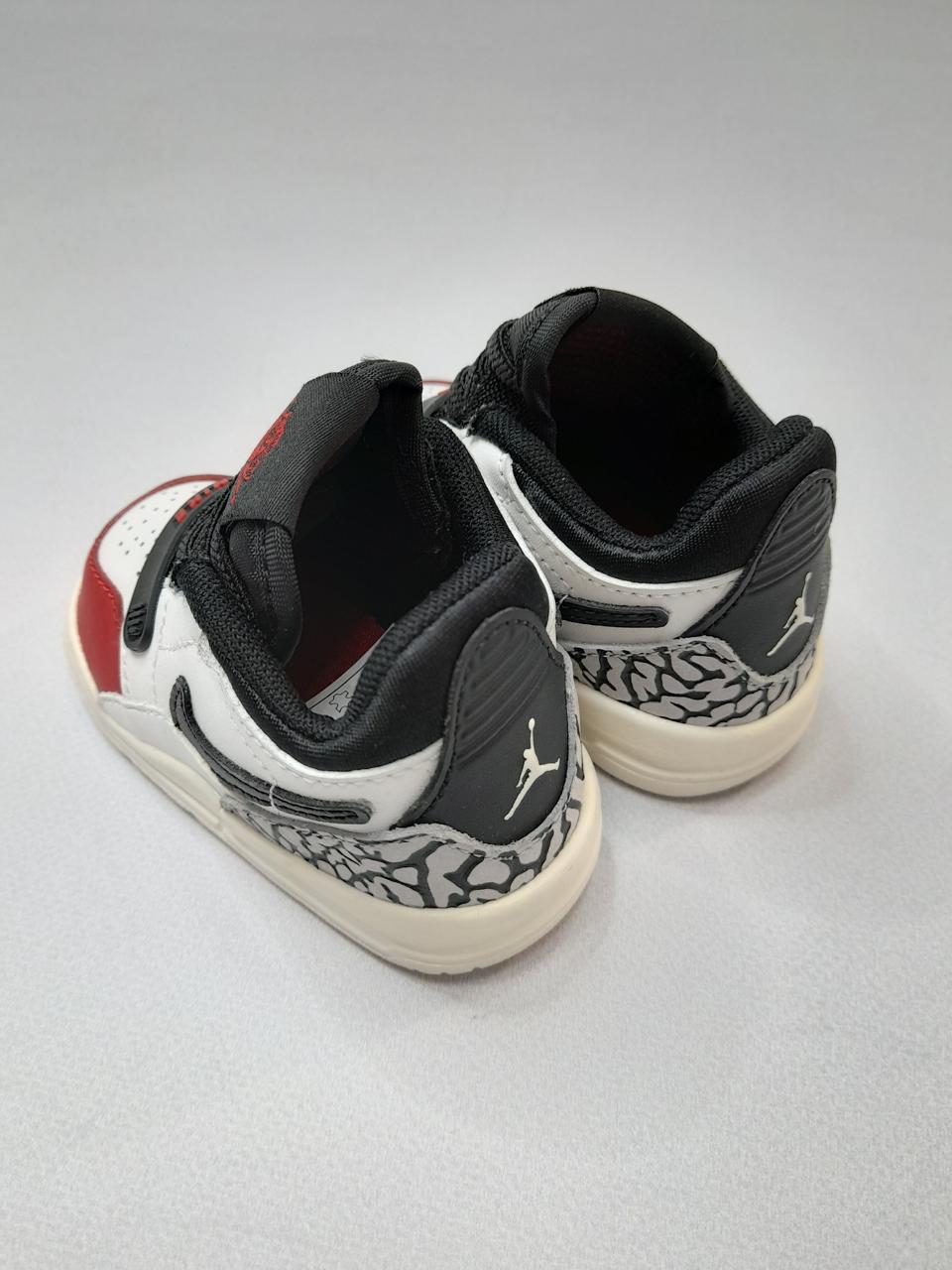 Фото3 Кросівки Jordan