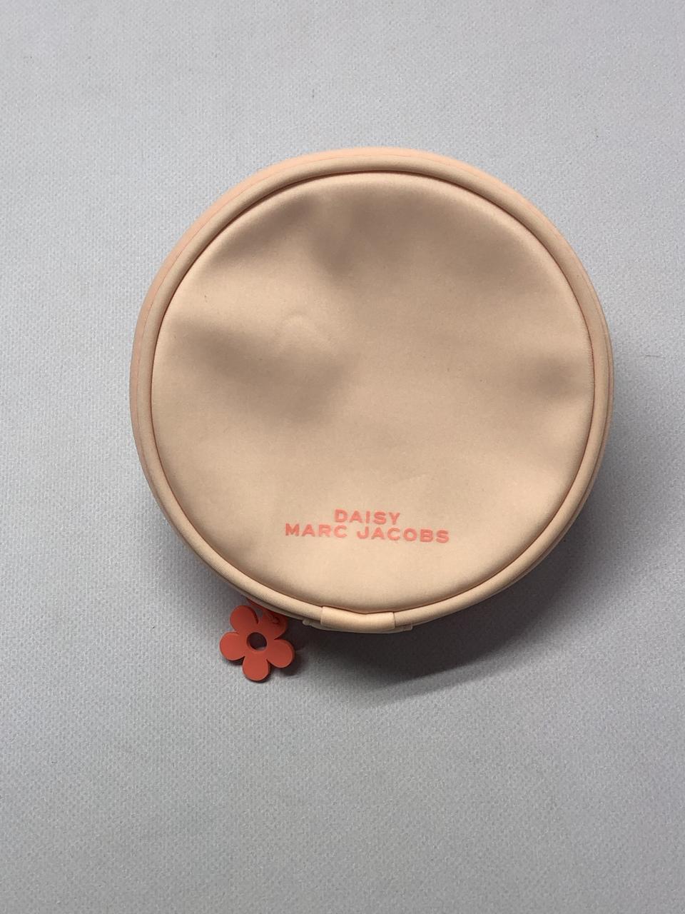 Фото1 Косметичка DAISY MARC JACOBS