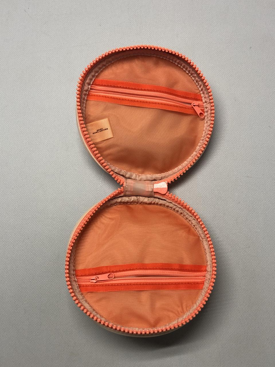 Фото3 Косметичка DAISY MARC JACOBS