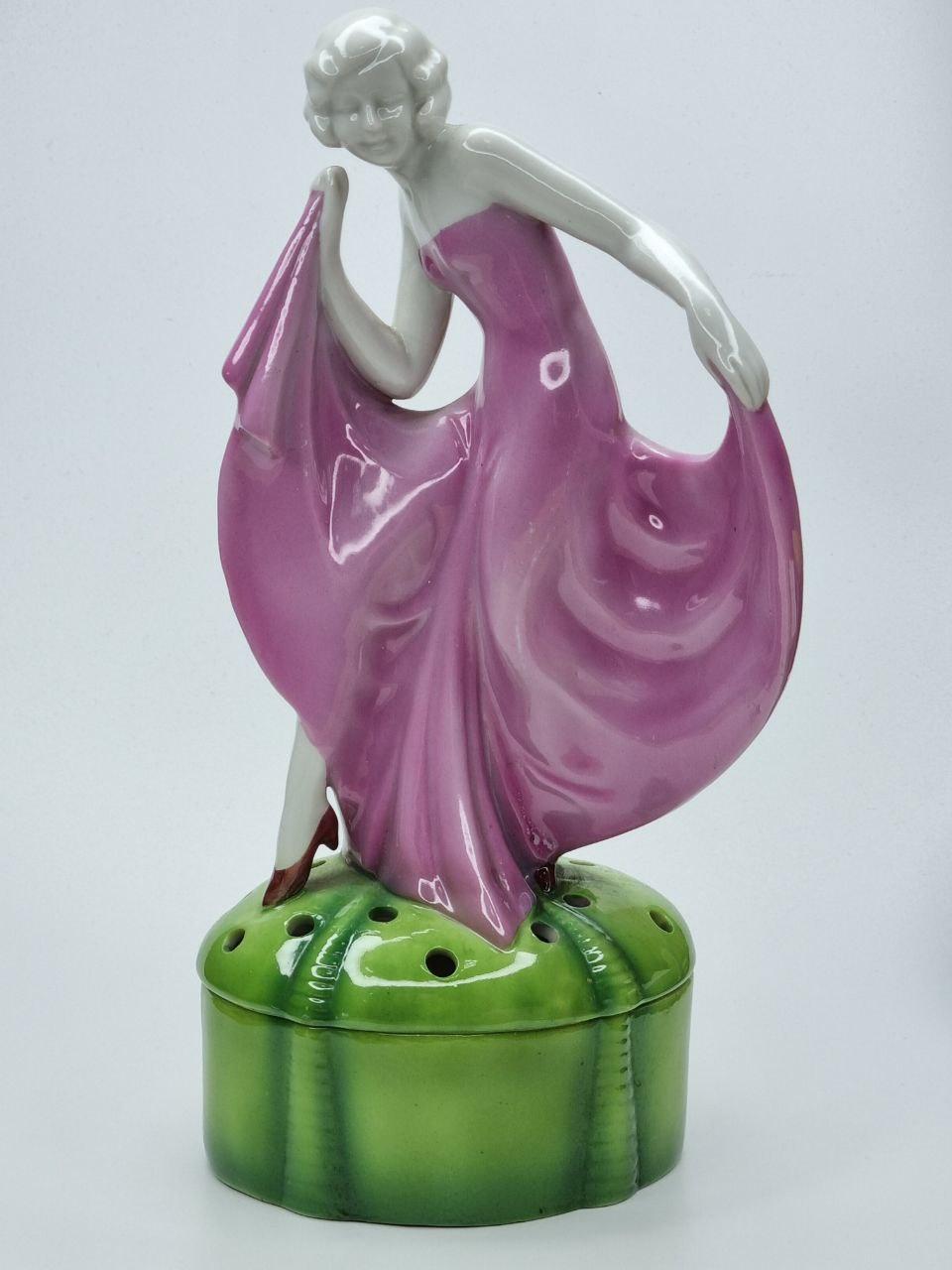 Фото1 Статуетка-скарбничка