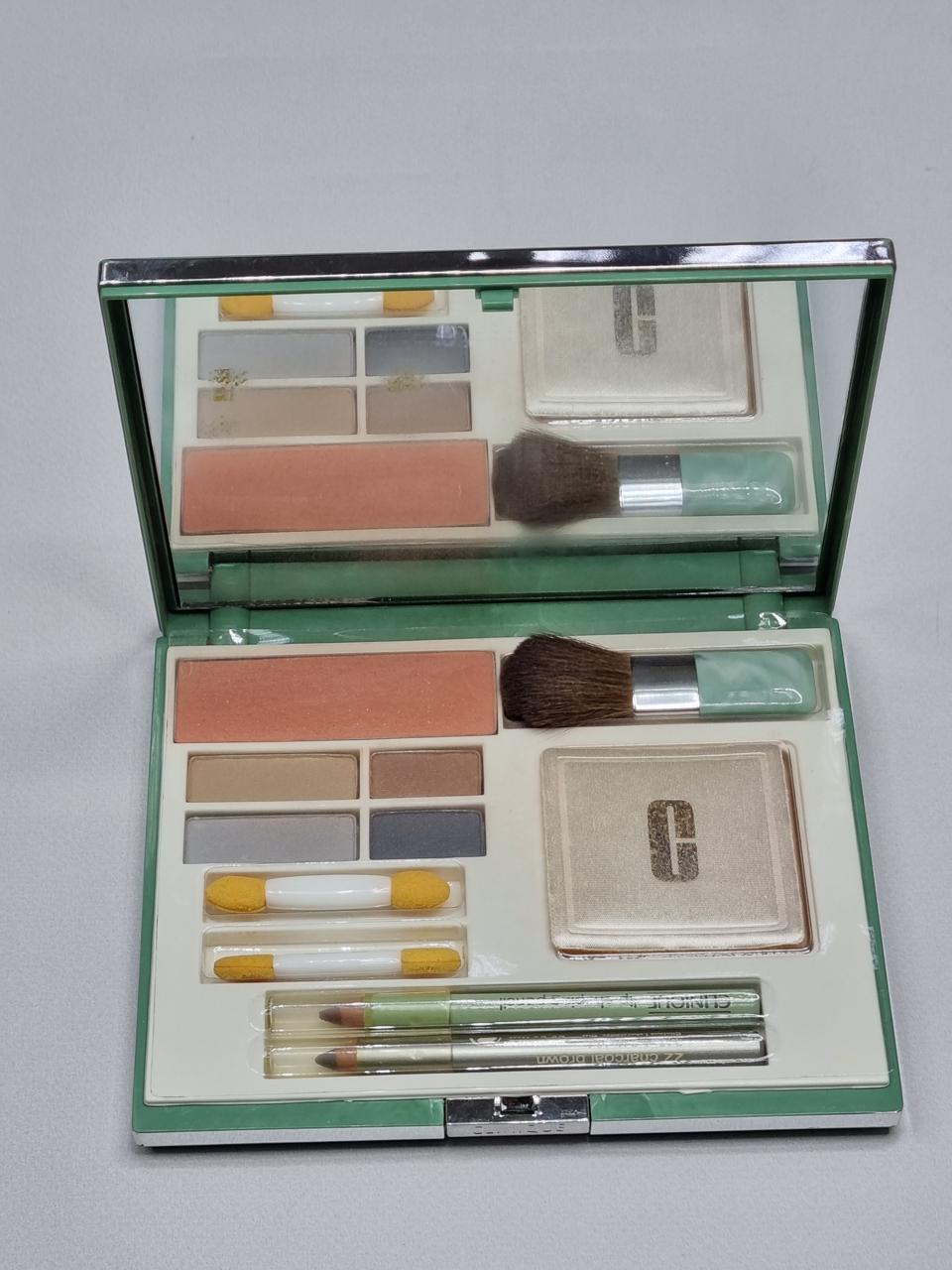 Фото3 Палетка тіней Clinique