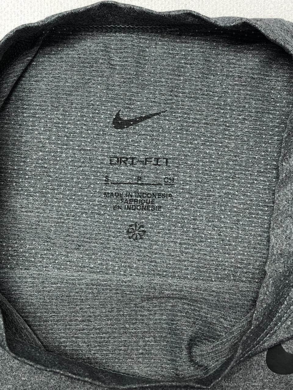 Фото3 Футболка NIKE