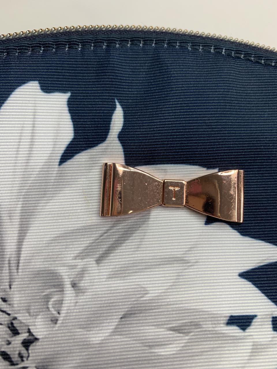 Фото4 Косметичка TED BAKER