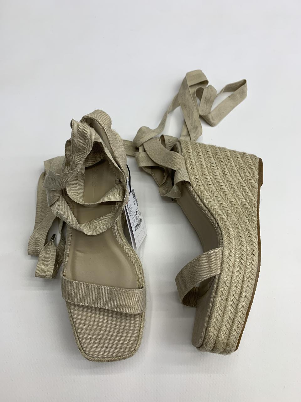Фото1 Босоніжки Bershka