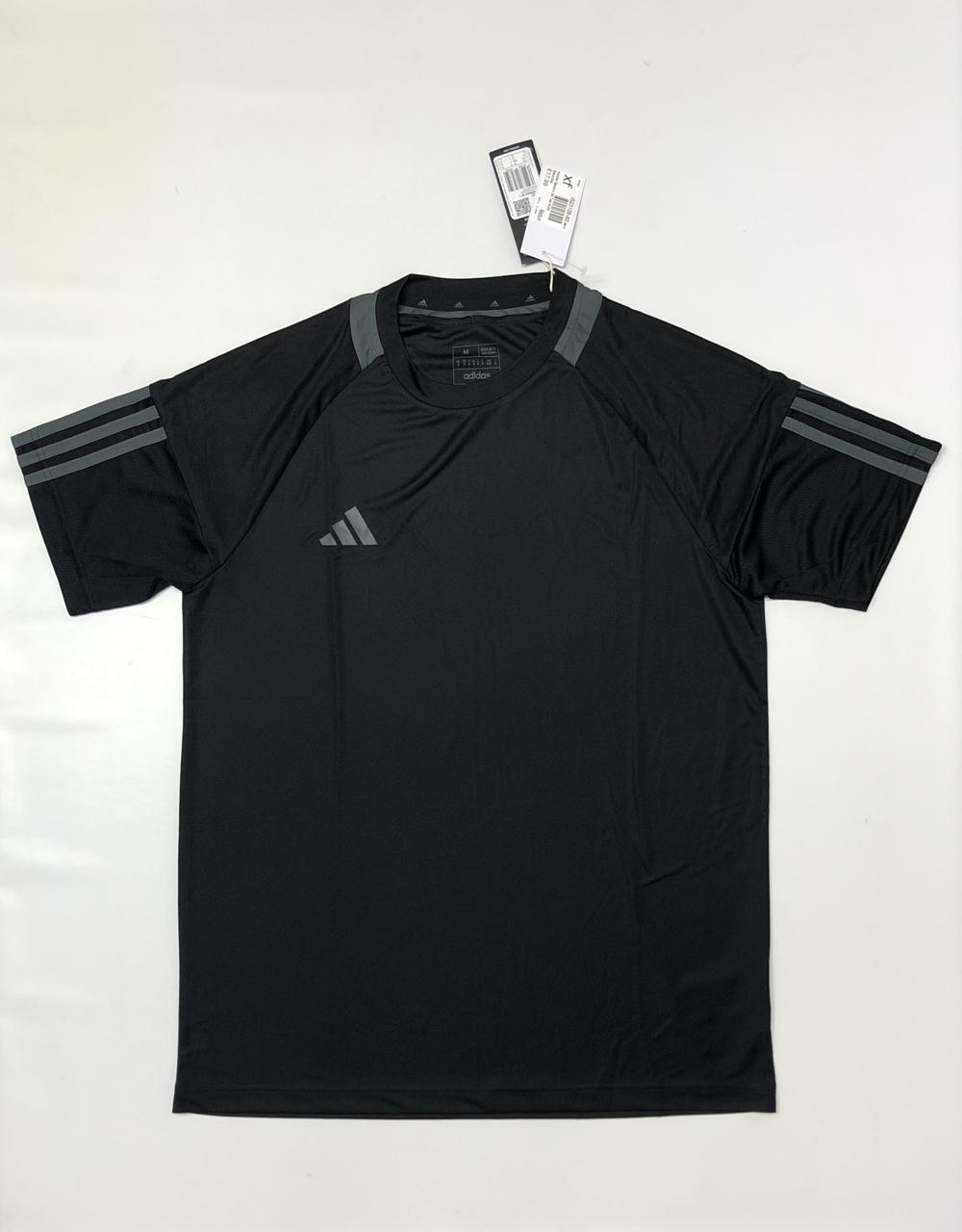 Фото1 Футболка Adidas