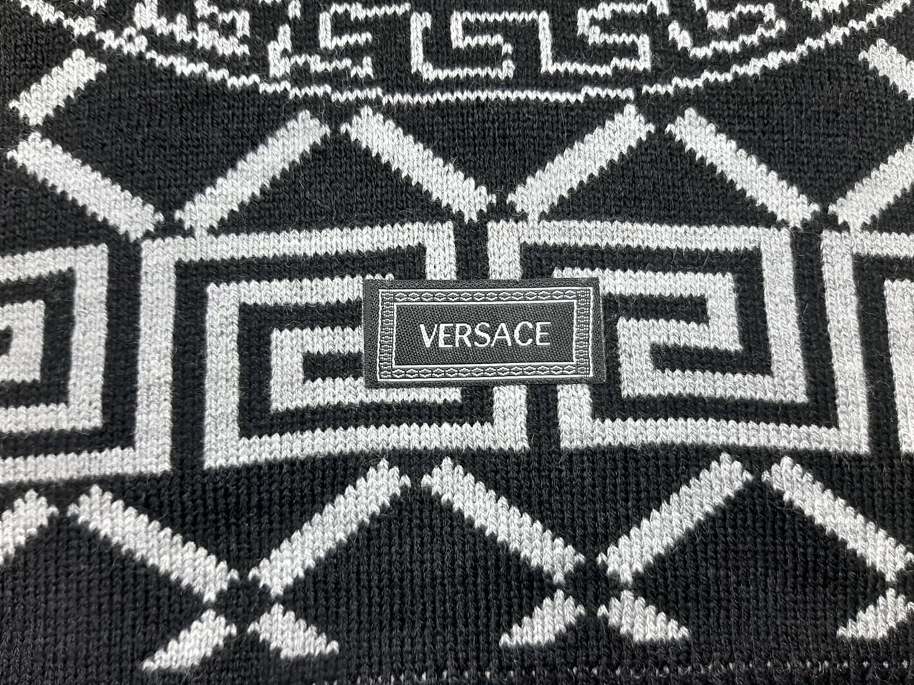 Фото3 Шарф VERSACE