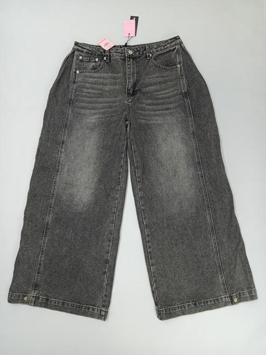 Фото Штани PRETTYLITTLETHING