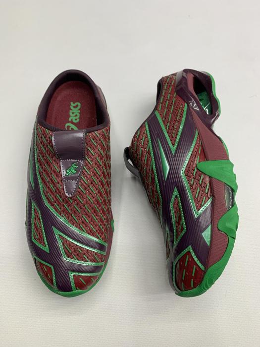 Фото Сабо  asics