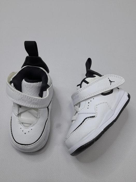 Фото Кросівки Jordan