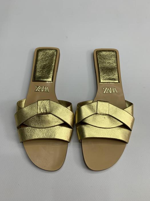 Фото Шльопанці Zara