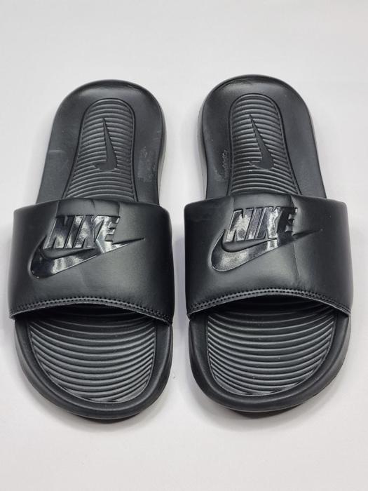 Фото Шльопанці Nike