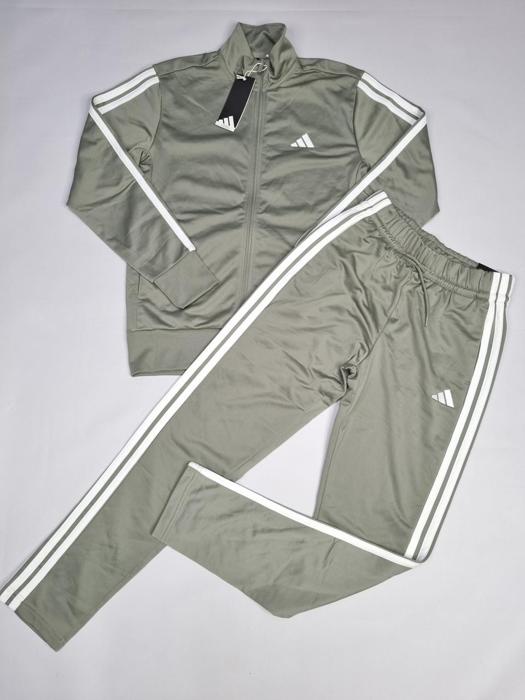 Фото Спортивний костюм Adidas